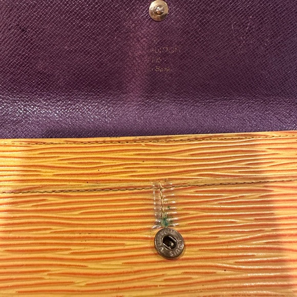 Authentic Louis Vuitton Yellow Epi Wallet - Picture 3 of 4